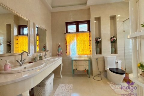 4 bedrooms House in Chiang Mai, Thailand No. 98155 16