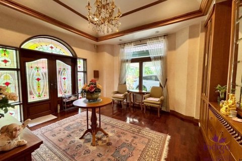 4 bedrooms House in Chiang Mai, Thailand No. 98155 11