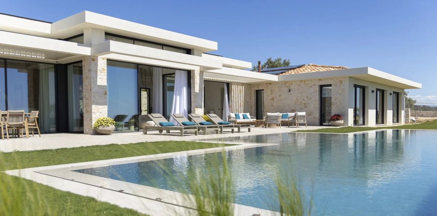 7 chambres Villa à Roquefort-les-Pins, France No. 100254