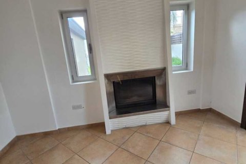 Дом с 3 спальнями в Като Полемидия, Кипр №81742 3