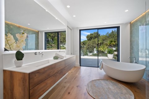 4 bedrooms Villa in Gia Huynh, Vietnam No. 27069 25