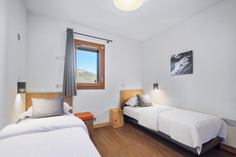 3 dormitorios Apartment en Les Belleville, France No. 99449 9