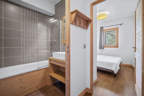 3 dormitorios Apartment en Les Belleville, France No. 99449 8