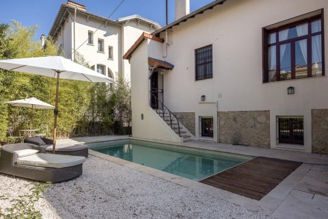 Дом с 6 спальнями в Канны, Франция №67999 2