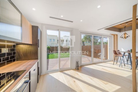 3 bedrooms Townhouse in Ngoc Tao, Vietnam No. 93829 5