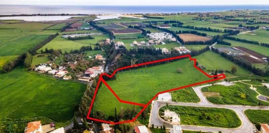 Commercial property in Meneou, Cyprus No. 35565