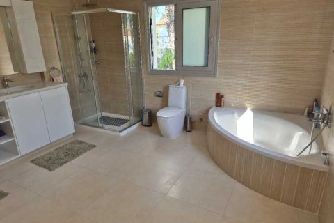 4 bedrooms Villa in Pervolia, Cyprus No. 101105 12