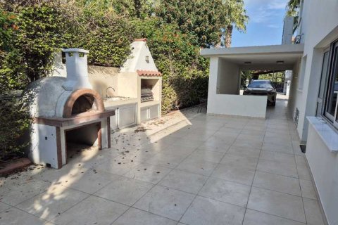 4 bedrooms Villa in Pervolia, Cyprus No. 101105 6