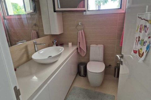 4 bedrooms Villa in Pervolia, Cyprus No. 101105 13