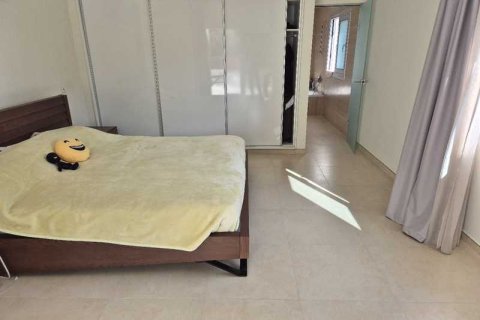 4 bedrooms Villa in Pervolia, Cyprus No. 101105 11