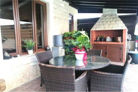 4 bedrooms Villa in Kato Polemidia, Cyprus No. 79020 16