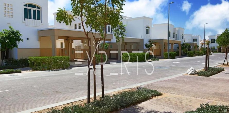 2 bedrooms Townhouse in Al Ghadeer, UAE No. 129751