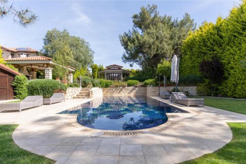 3 bedrooms Villa in Limassol, Cyprus No. 37810 3