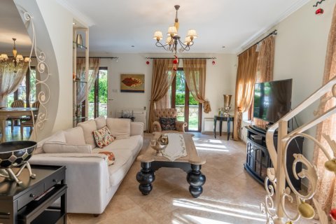 3 bedrooms Villa in Limassol, Cyprus No. 37810 9