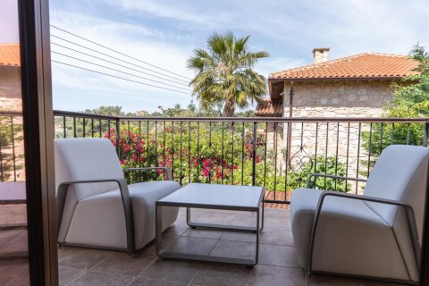 3 bedrooms Villa in Limassol, Cyprus No. 37810 8