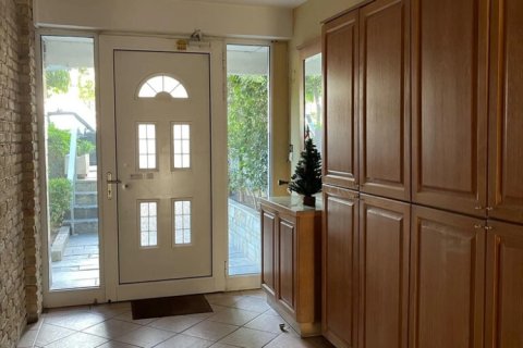 3 bedrooms Apartment in Alimos, Greece No. 108543 2