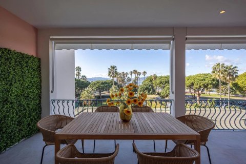 2 bedrooms Apartment in Cannes, France No. 69195 6