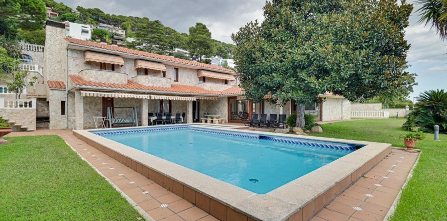 6 dormitorios Villa en Blanes, Spain No. 111050
