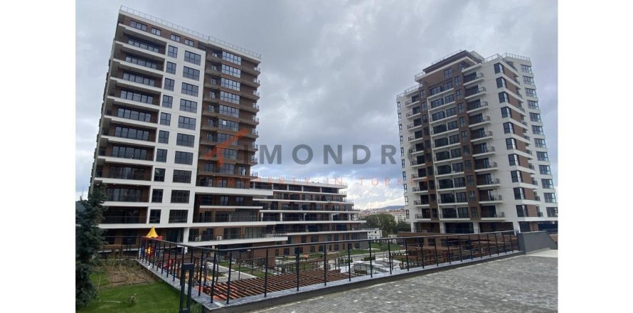 Квартира с 2 спальнями в Шонтэй, Вьетнам №17985