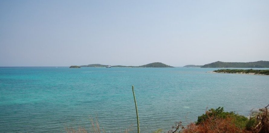 4 bedrooms Villa in Willikies, Antigua and Barbuda No. 61392