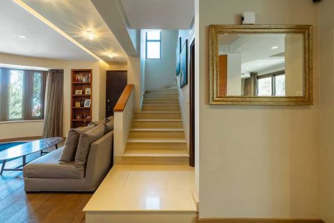 6 bedrooms House in Aradippou, Cyprus No. 76786 10