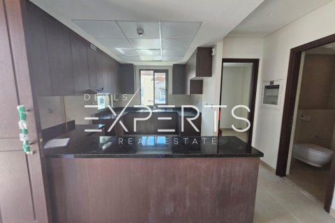 3 bedrooms Townhouse in Al Mearag City, Vietnam No. 83063 9