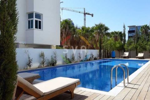 3 dormitorios Apartment en Germasogeia, Cyprus No. 82206 2