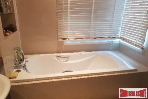 4 bedrooms Apartment in Bangkok, Thailand No. 96795 4