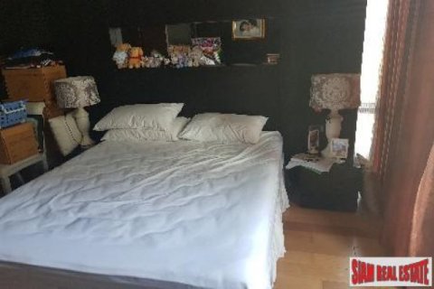 4 bedrooms Apartment in Bangkok, Thailand No. 96795 3