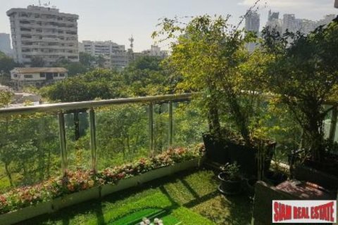 4 bedrooms Apartment in Bangkok, Thailand No. 96795 1