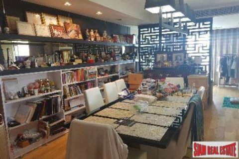 4 bedrooms Apartment in Bangkok, Thailand No. 96795 11