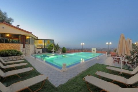 582m² Villa à Heraklion, Greece No. 109013 2