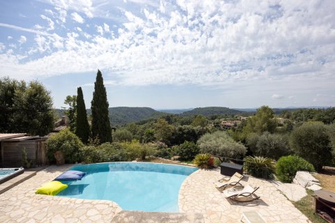 5 bedrooms Villa in Tourrettes-sur-Loup, France No. 68728 3
