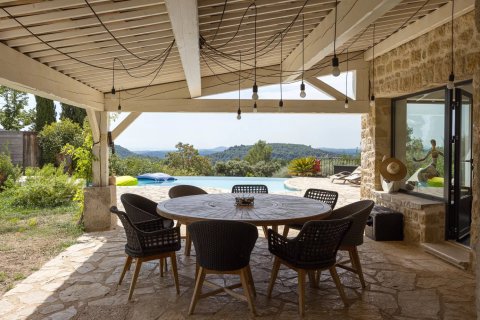 5 bedrooms Villa in Tourrettes-sur-Loup, France No. 68728 4