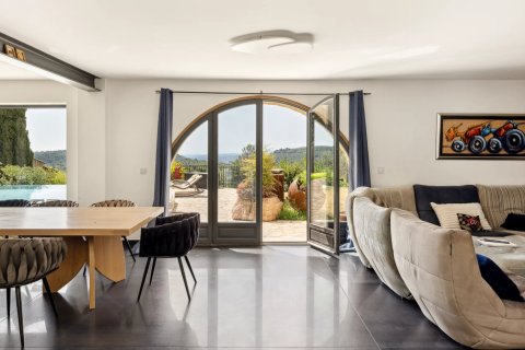 5 bedrooms Villa in Tourrettes-sur-Loup, France No. 68728 5
