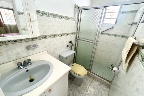 3 dormitorios House en Juan Demóstenes Arosemena, Panama No. 125699 8