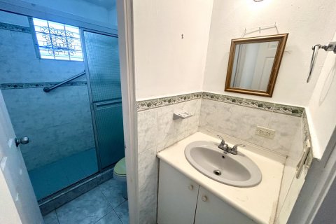 3 dormitorios House en Juan Demóstenes Arosemena, Panama No. 125699 11