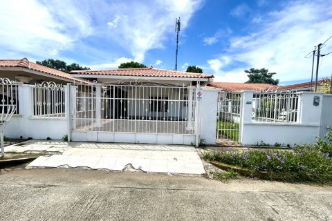 3 dormitorios House en Juan Demóstenes Arosemena, Panama No. 125699