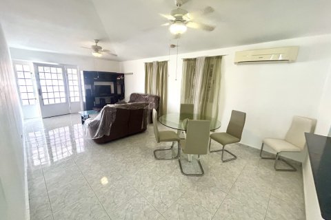3 dormitorios House en Juan Demóstenes Arosemena, Panama No. 125699 4