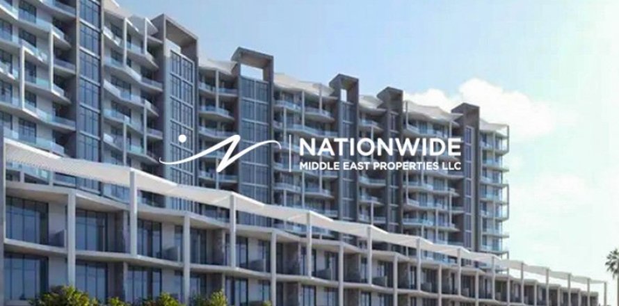 4 bedrooms Townhouse in Abu Dhabi, UAE No. 122888