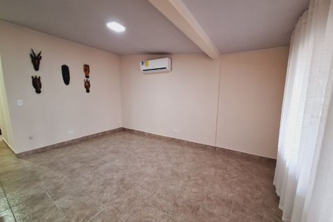 3 bedrooms House in Panama City, Panama No. 109778 5