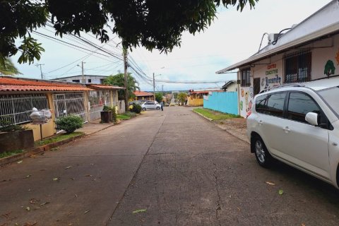 3 bedrooms House in Panama City, Panama No. 109778 25