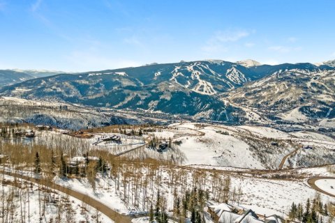 Land in Avon, USA No. 83668 8