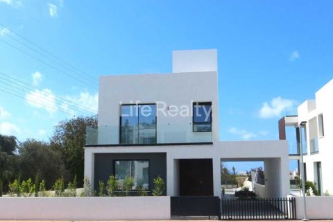 4 bedrooms House in Chloraka, Cyprus No. 71881 1