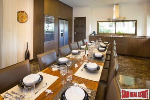 6 bedrooms Villa in Pattaya, Thailand No. 96747 9