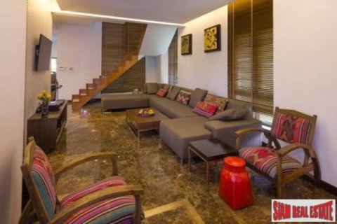 6 bedrooms Villa in Pattaya, Thailand No. 96747 12