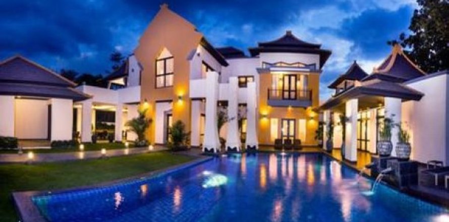 6 bedrooms Villa in Pattaya, Thailand No. 96747