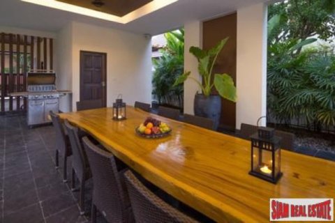 6 bedrooms Villa in Pattaya, Thailand No. 96747 11