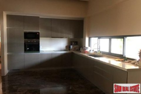 6 bedrooms Villa in Phuket, Thailand No. 95781 4