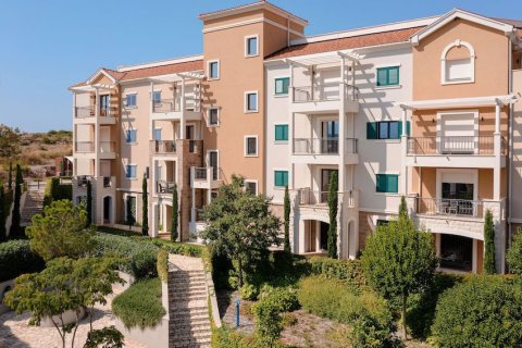 1 bedroom Apartment in Tivat, Montenegro No. 83678 11